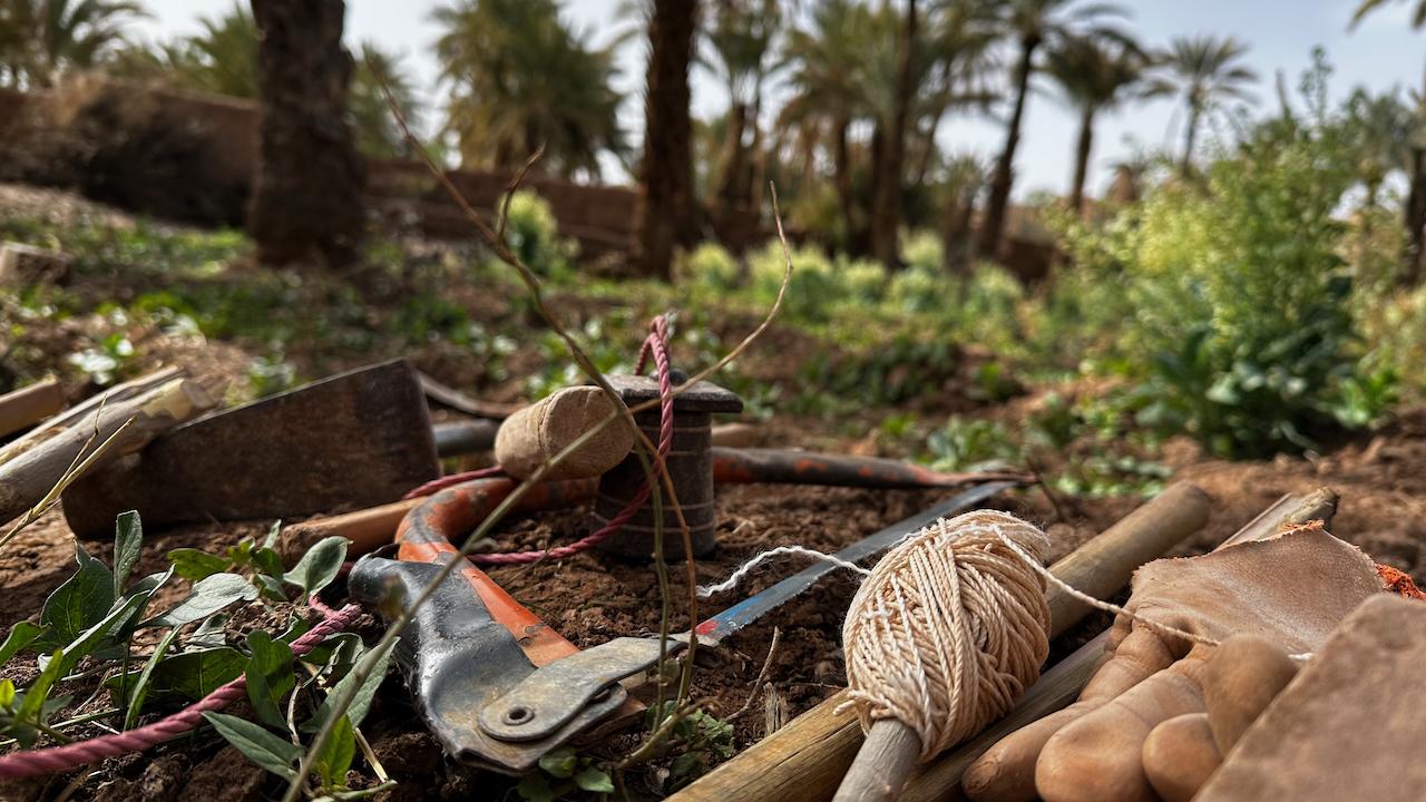 Weniger ist mehr – in Marokko sind Werkzeuge Mangelware und meist selbst gebaut Weniger ist mehr – in Marokko sind Werkzeuge Mangelware und meist selbst gebaut